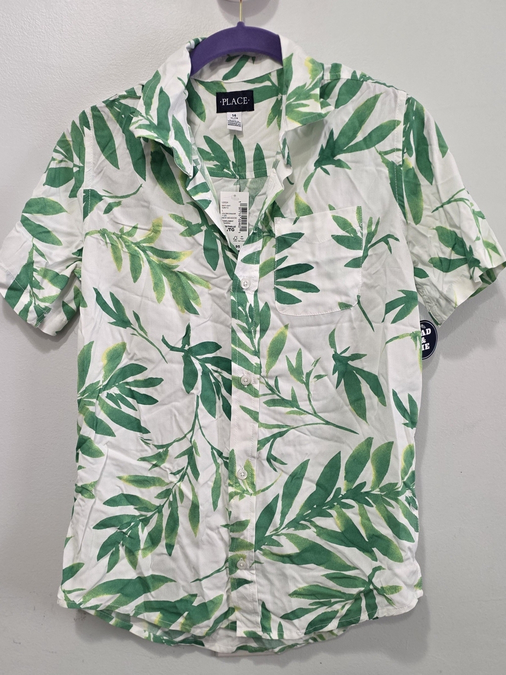 Place Men's White Button-Down Shirt with Green Leaf Print